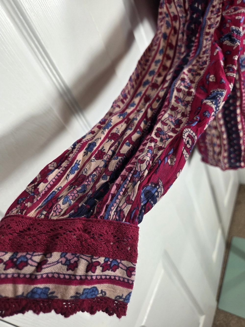 Maeve Anthropologie Boho Peasant Top Red Blue Lace Trim Size 4 - Picture 3 of 5